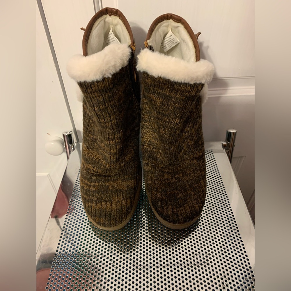 MUK LUKS
Cozy Knit Pull-On Booties with Faux Fur Trim - Brown